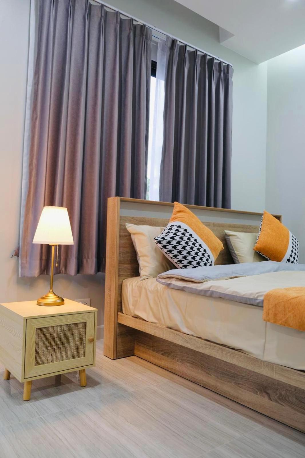 Cheri's 5and1 Bedroom Townhouse In Sukhumvit 36 , Bangkok, Near Tonglo Rail Station Bangkok