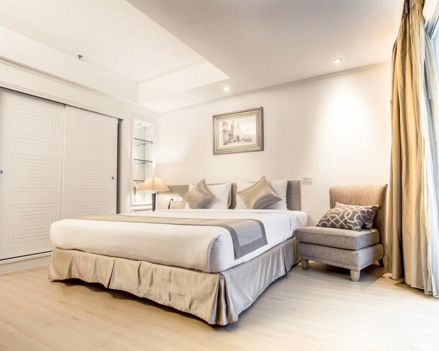 Hope Land Sukhumvit 24