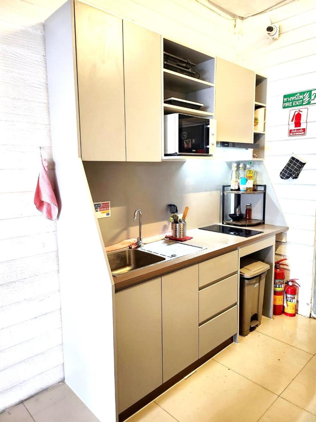 Back Backpackers Hostel