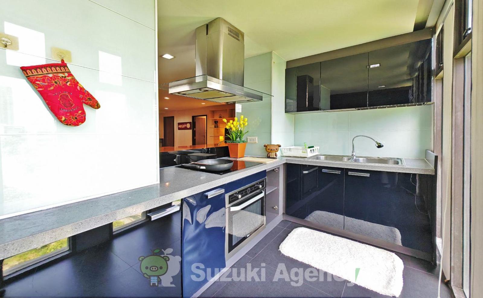 Apartment W8 Rise Lux Condo, 2 Bedroom Private Floor, Hip Bkk 5 Min From Thonglo Bts Station, Ok After The Earthquake Bangkok