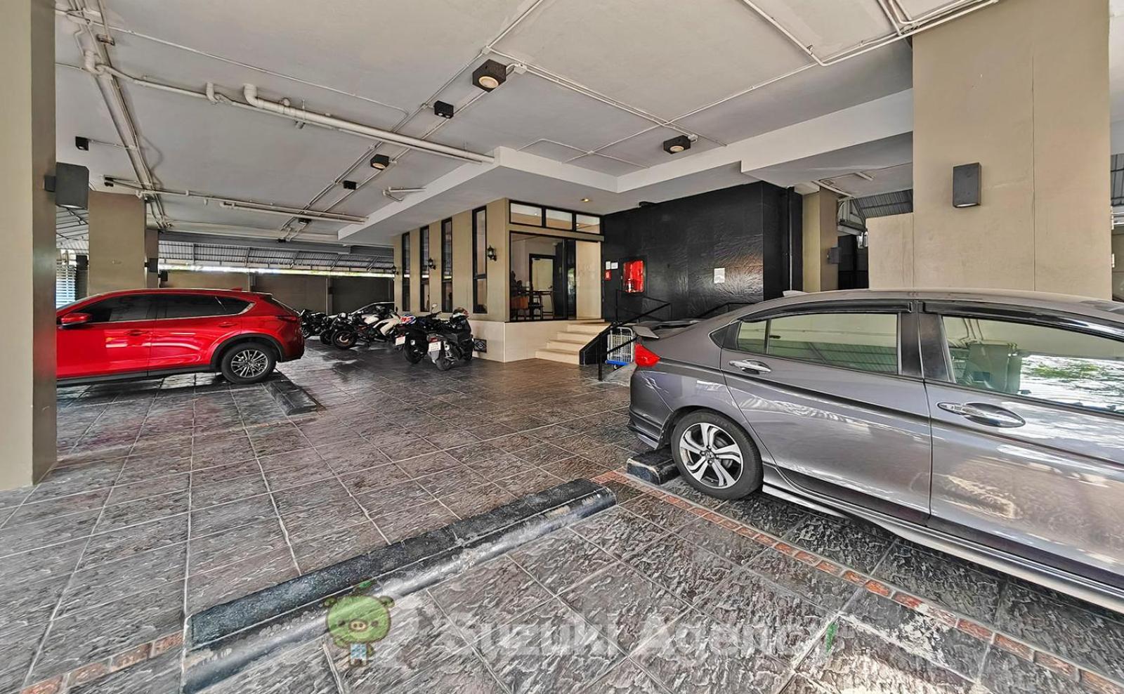W8 Rise Lux Condo, 2 Bedroom Private Floor, Hip Bkk 5 Min From Thonglo Bts Station, Ok After The Earthquake Apartment