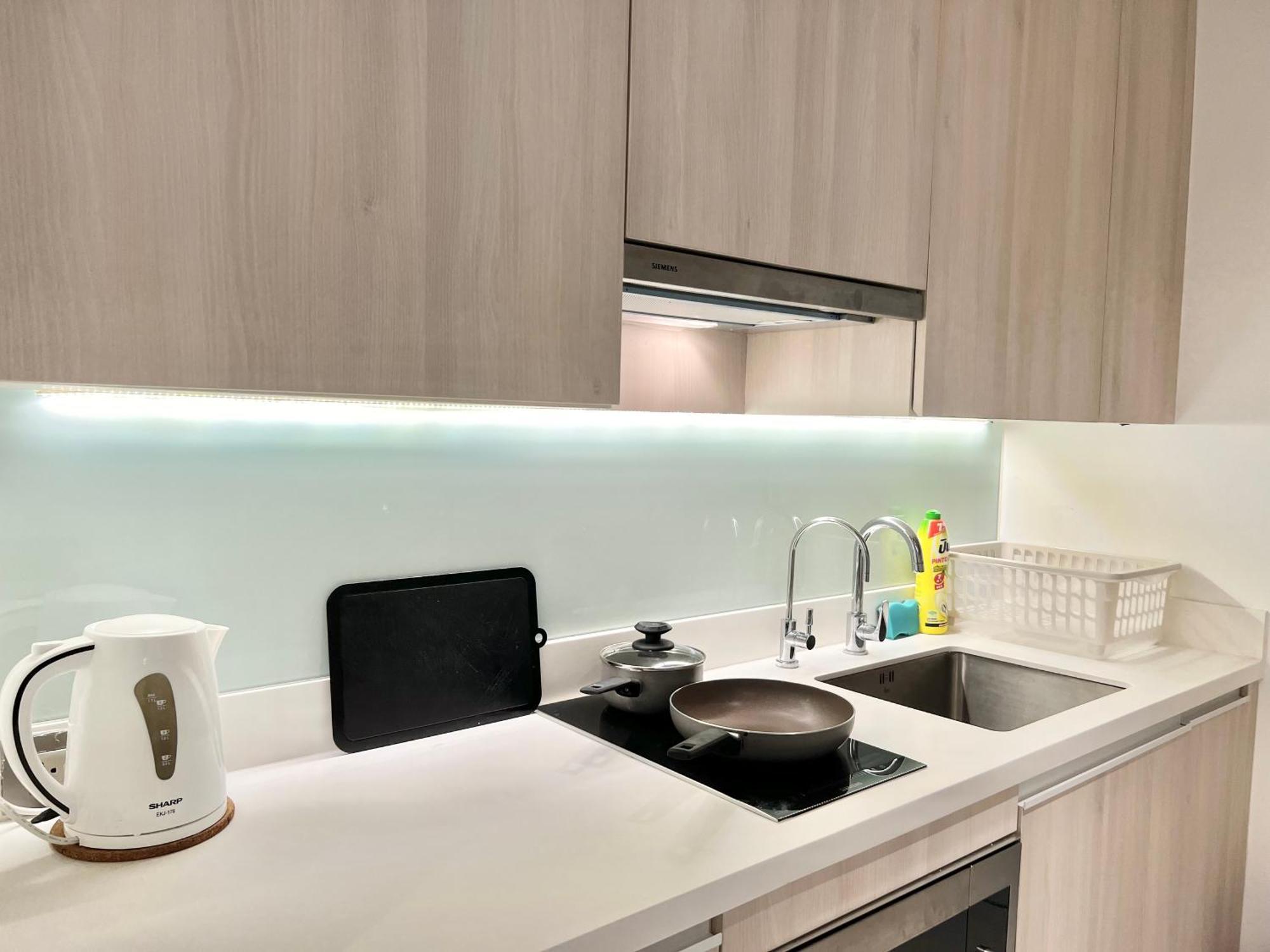 Sukhumvit 11#luxury#pool#gym#bts Nana&mrt Sukhumvit#1br#max2ppl Bangkok