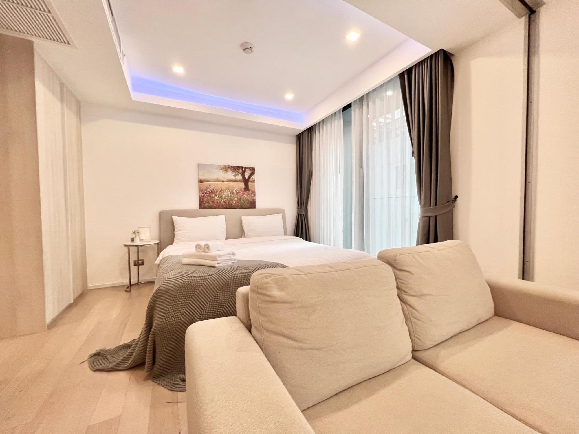 Sukhumvit 11#luxury#pool#gym#bts Nana&mrt Sukhumvit#1br#max2ppl Apartment *