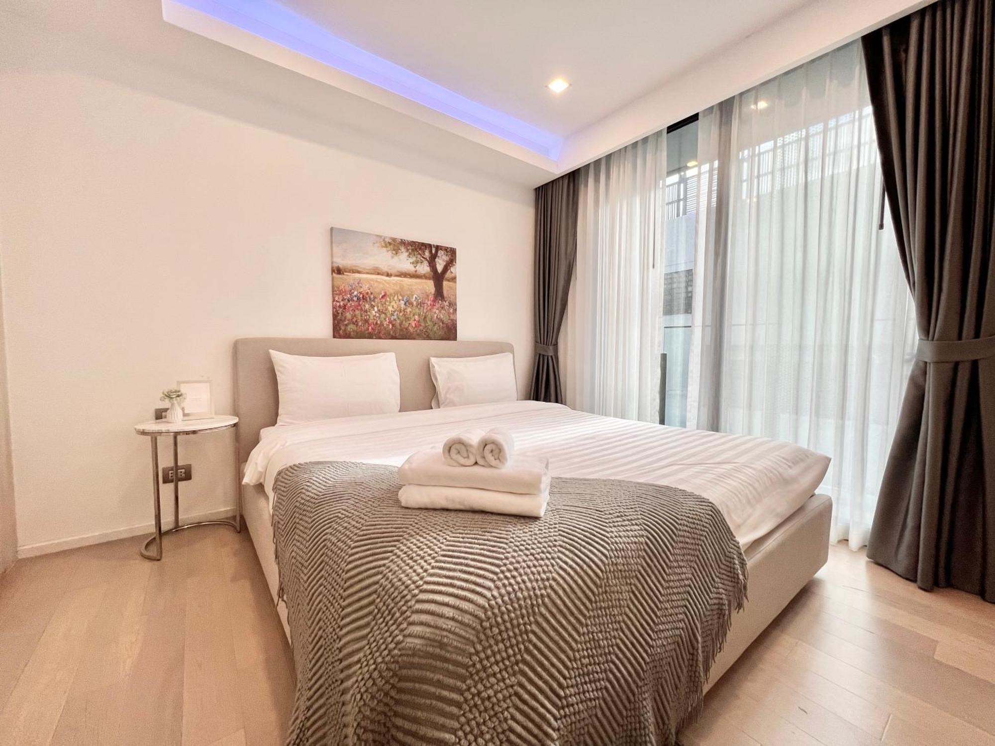 Sukhumvit 11#luxury#pool#gym#bts Nana&mrt Sukhumvit#1br#max2ppl