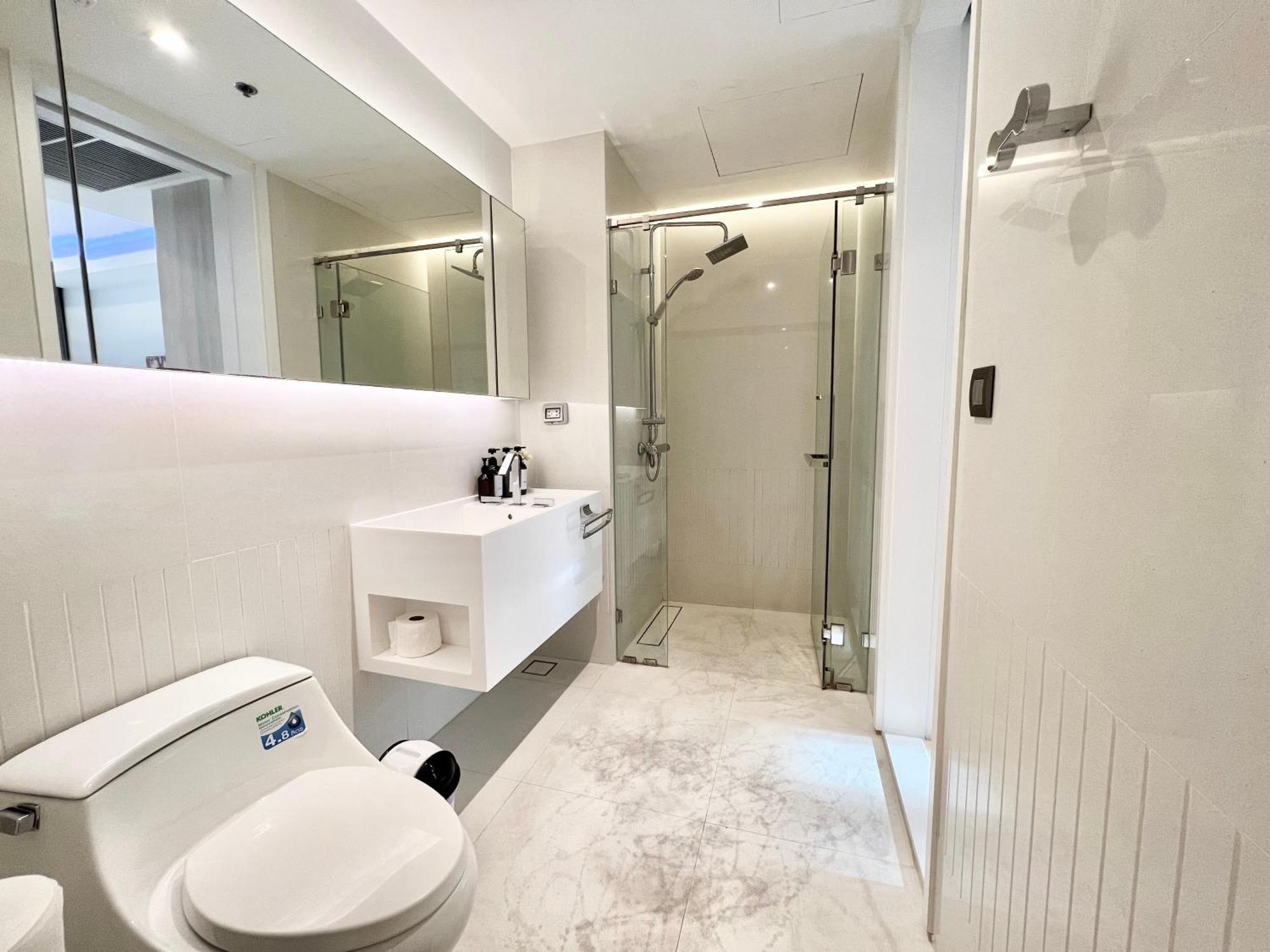 Sukhumvit 11#luxury#pool#gym#bts Nana&mrt Sukhumvit#1br#max2ppl Apartment Bangkok