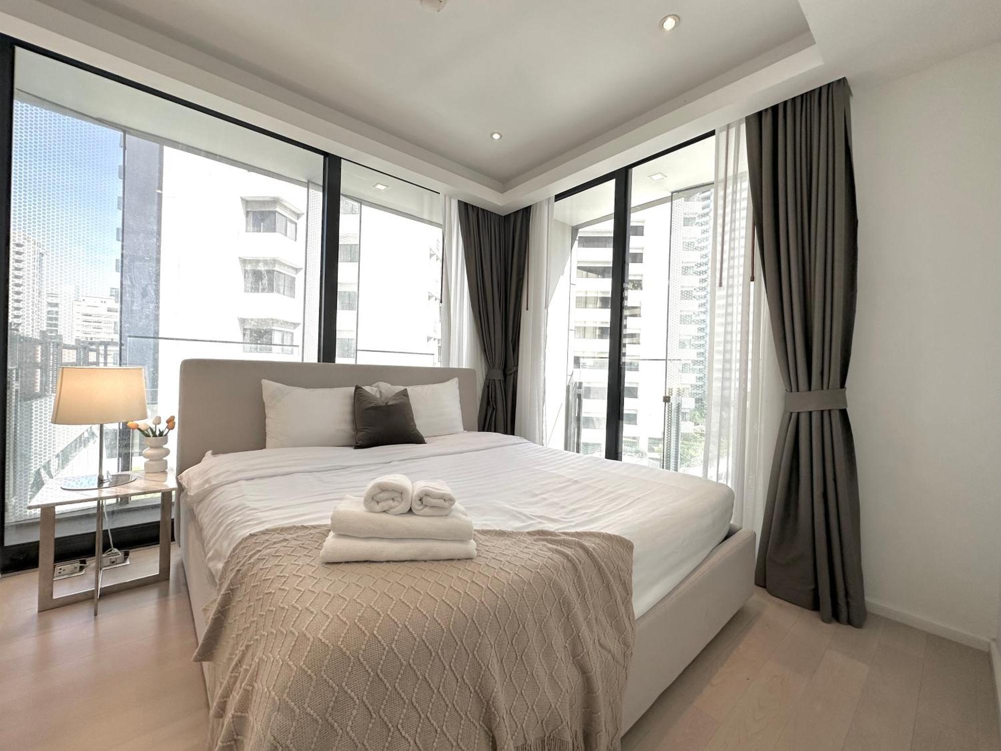 Apartment Sukhumvit 11#luxury#pool#gym#bts Nana&mrt Sukhumvit#1br#max4ppl *