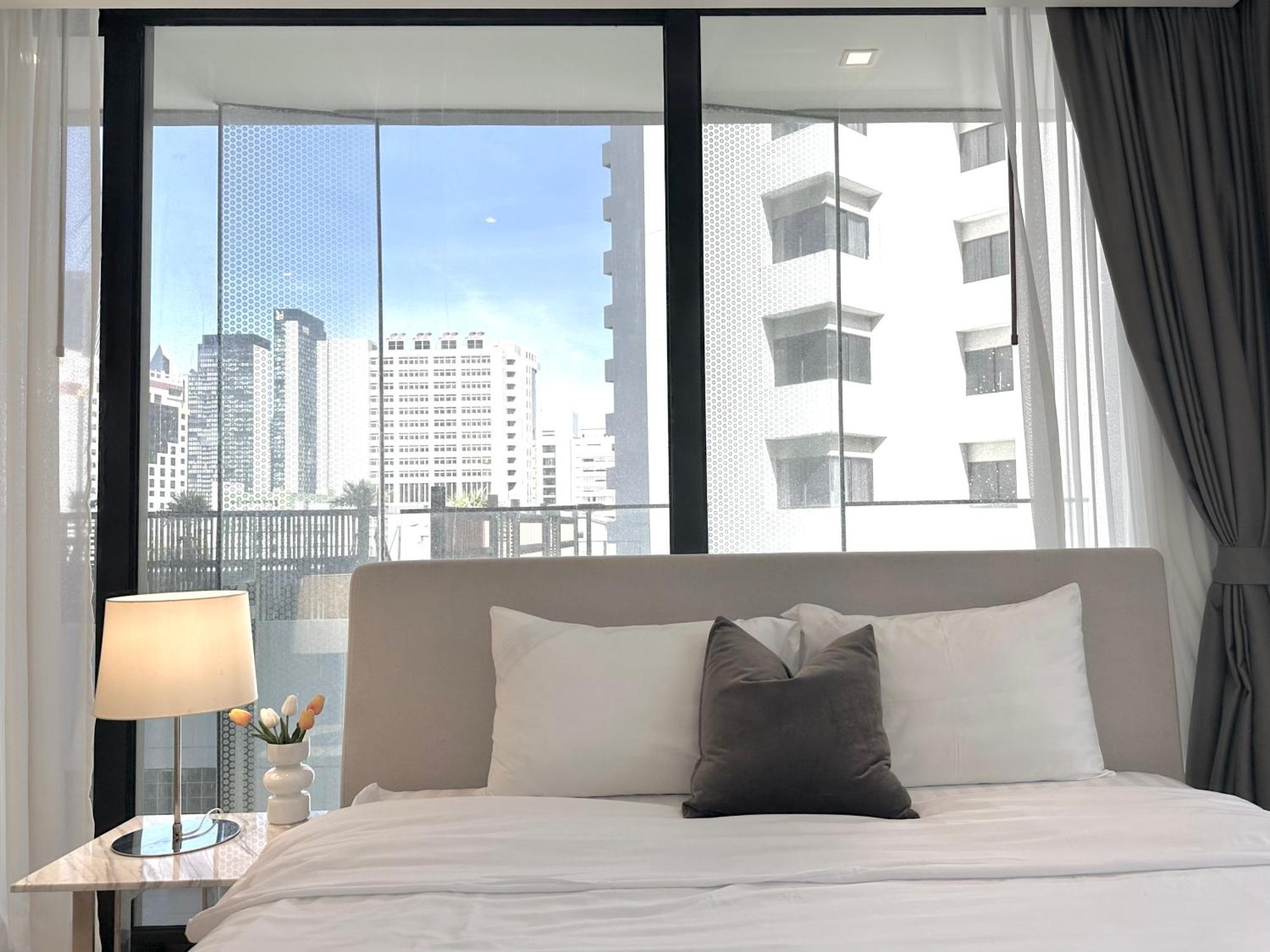 Sukhumvit 11#luxury#pool#gym#bts Nana&mrt Sukhumvit#1br#max4ppl *