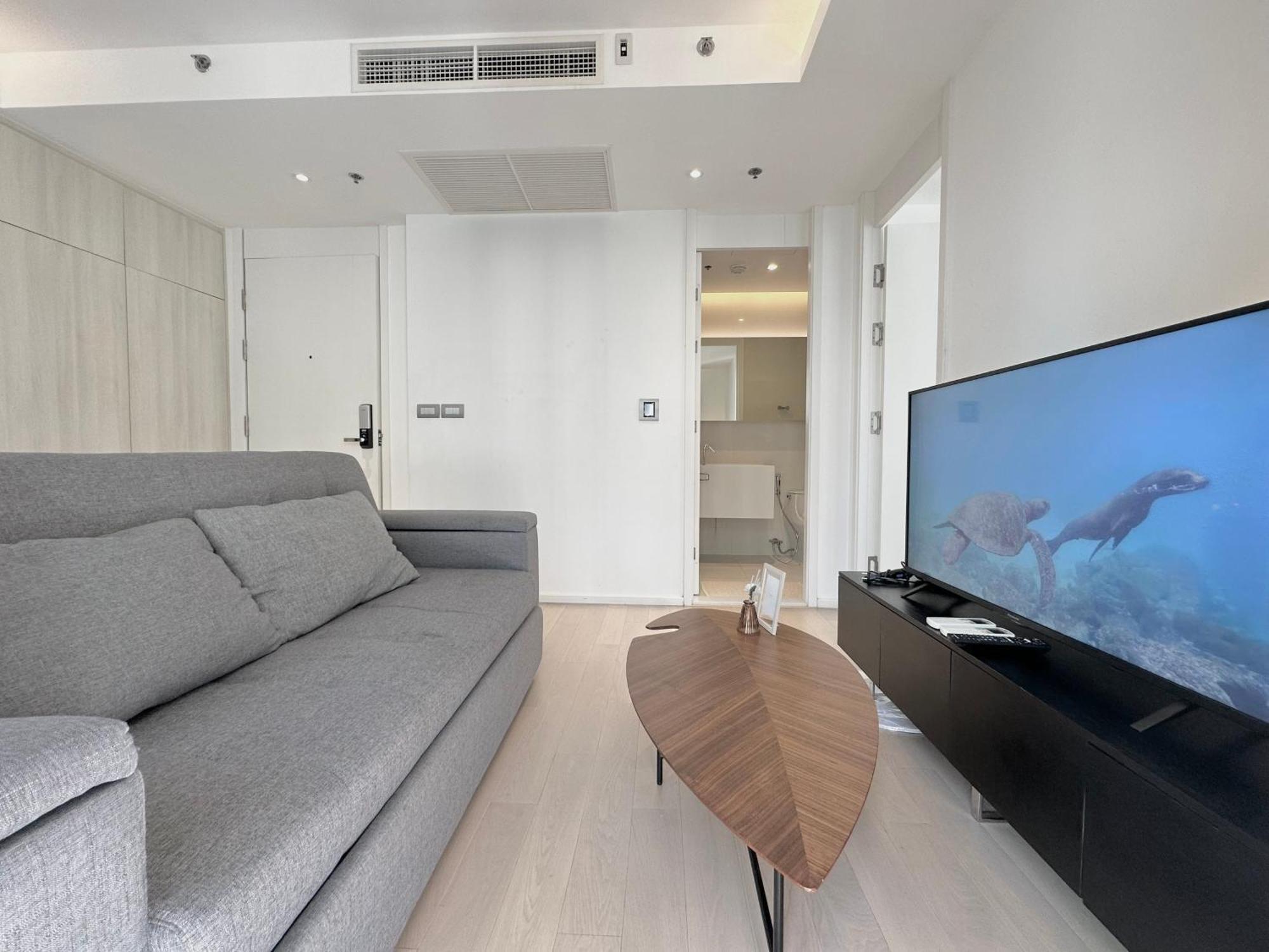 Apartment Sukhumvit 11#luxury#pool#gym#bts Nana&mrt Sukhumvit#1br#max4ppl
