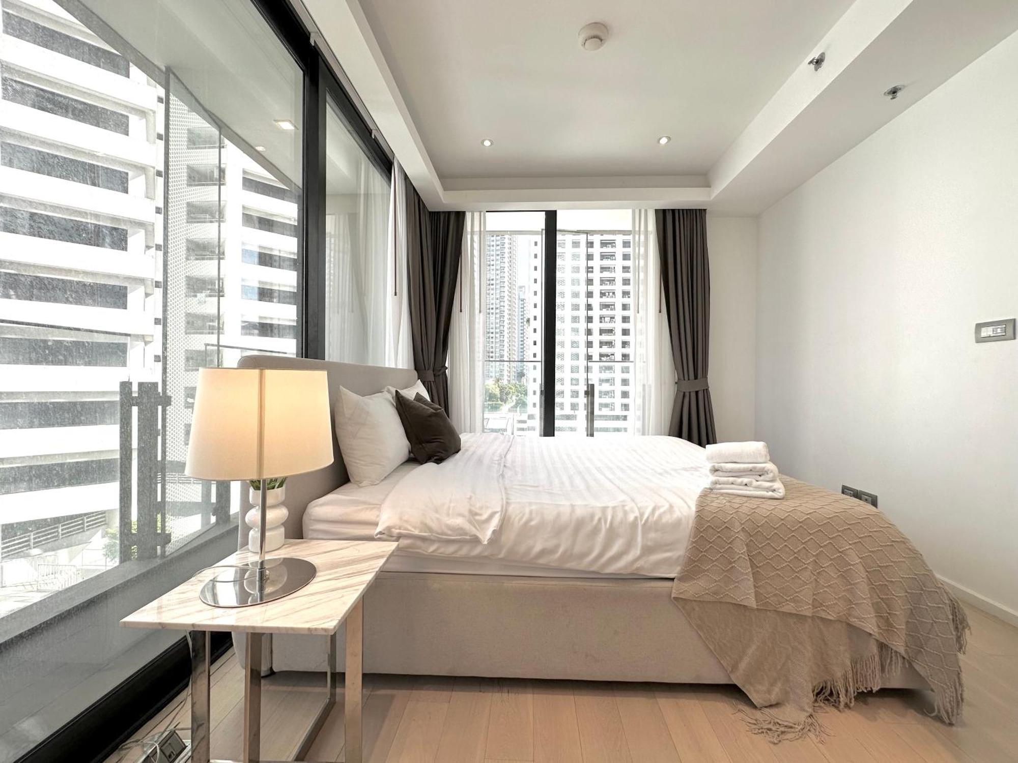 Sukhumvit 11#luxury#pool#gym#bts Nana&mrt Sukhumvit#1br#max4ppl Bangkok