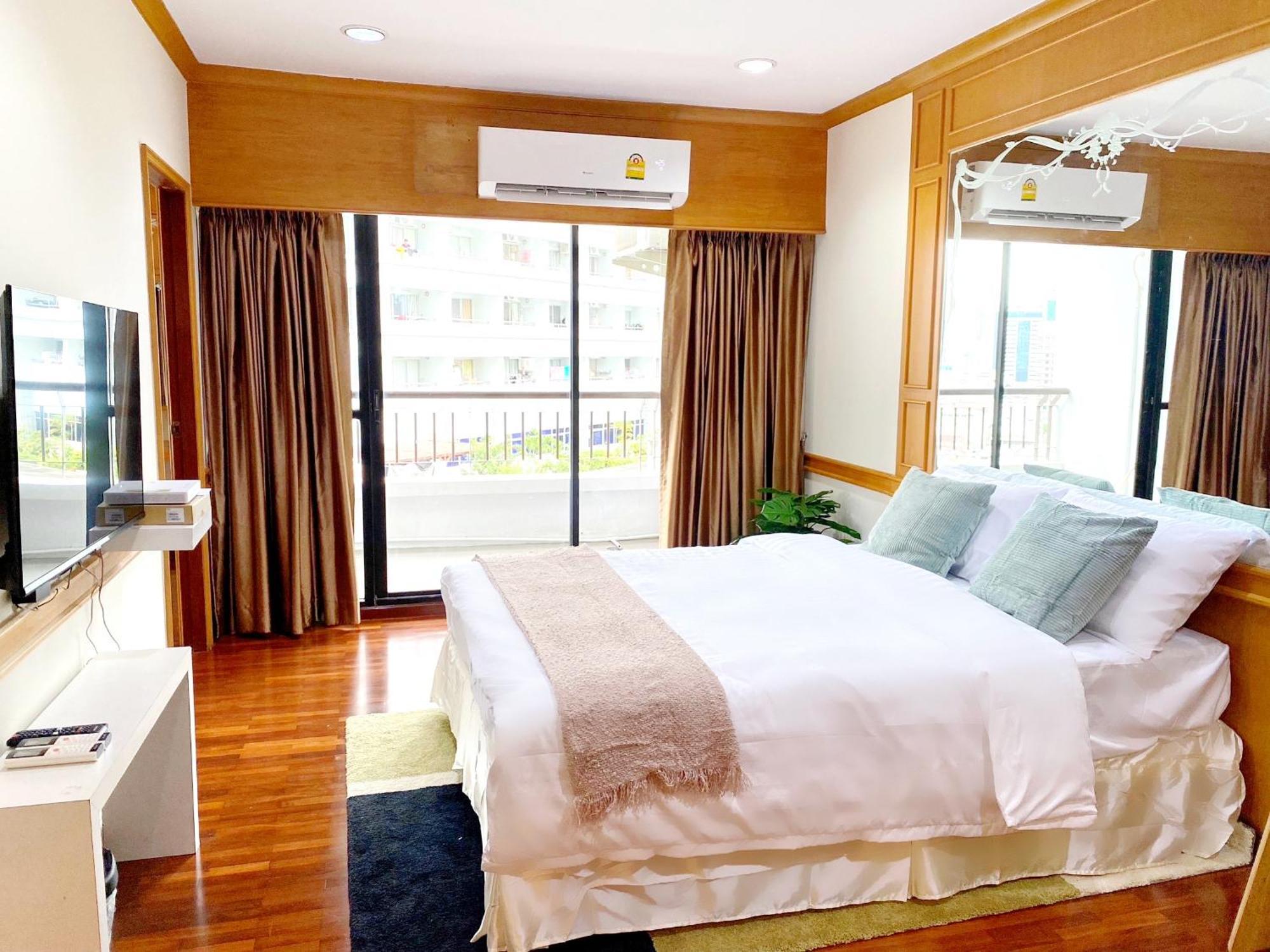 Grand Diamond Apartment