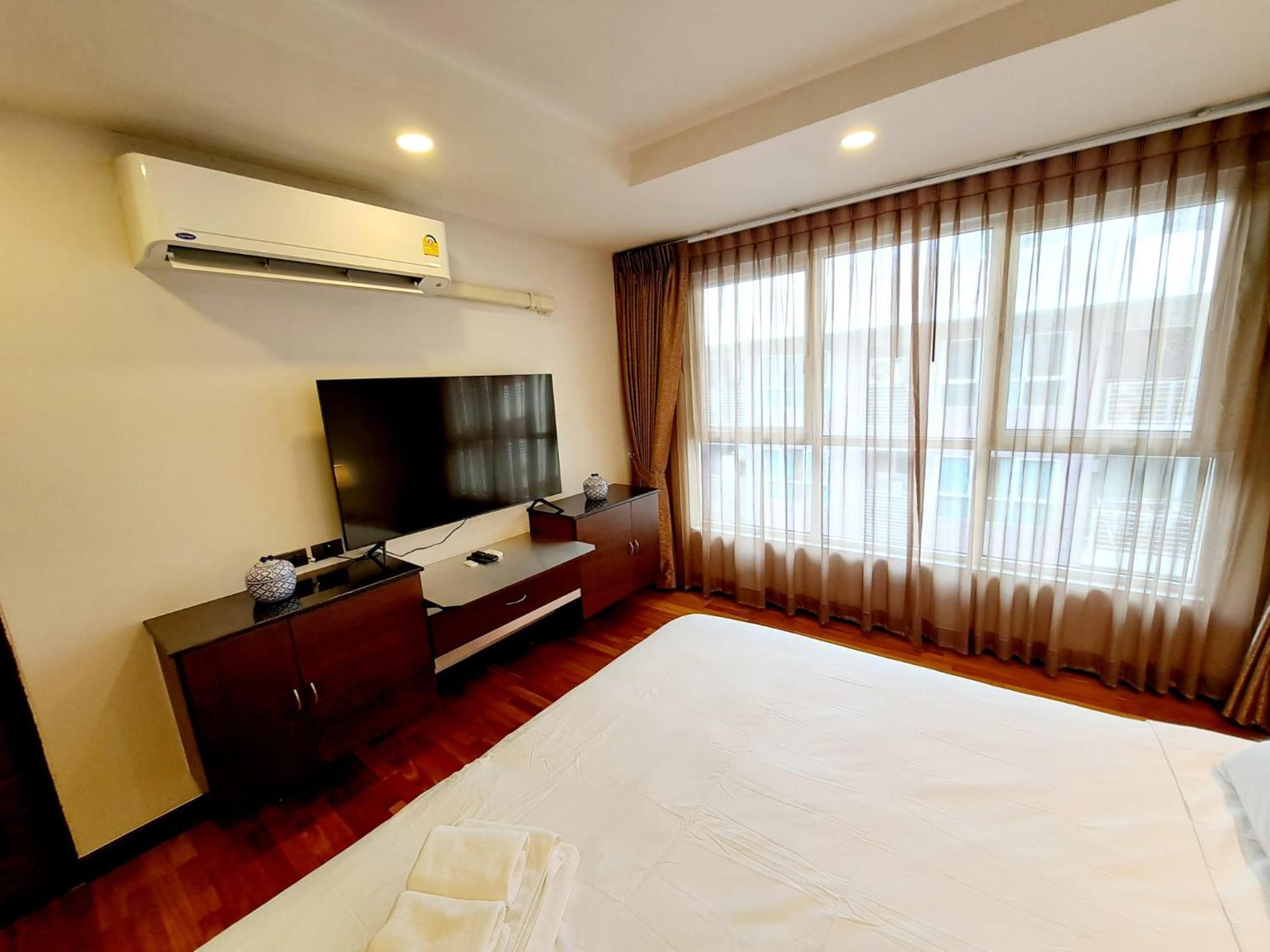 Apartment 8th Floor 2brs Penthouse 700m Walk To Ekkamai Bts Station