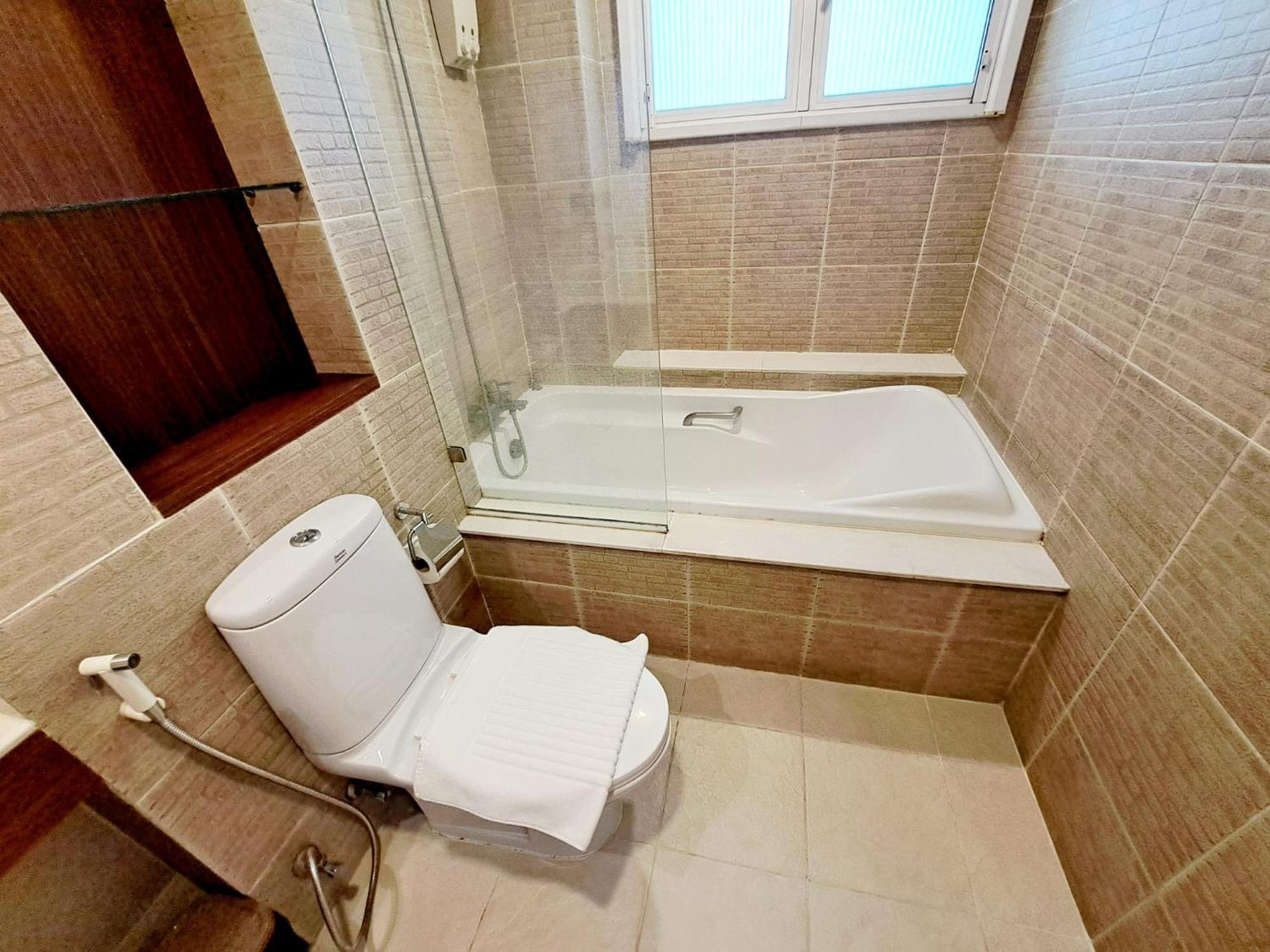 8th Floor 2brs Penthouse 700m Walk To Ekkamai Bts Station *