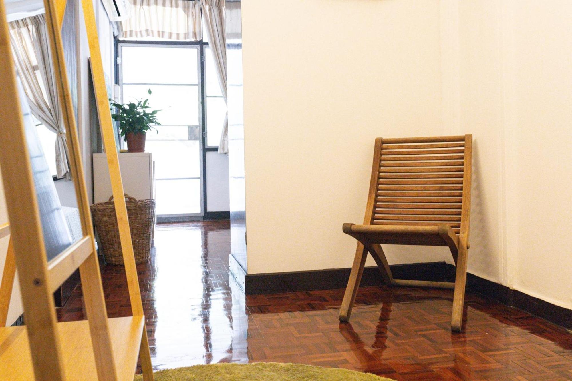Spacious Low-rise In Apartment