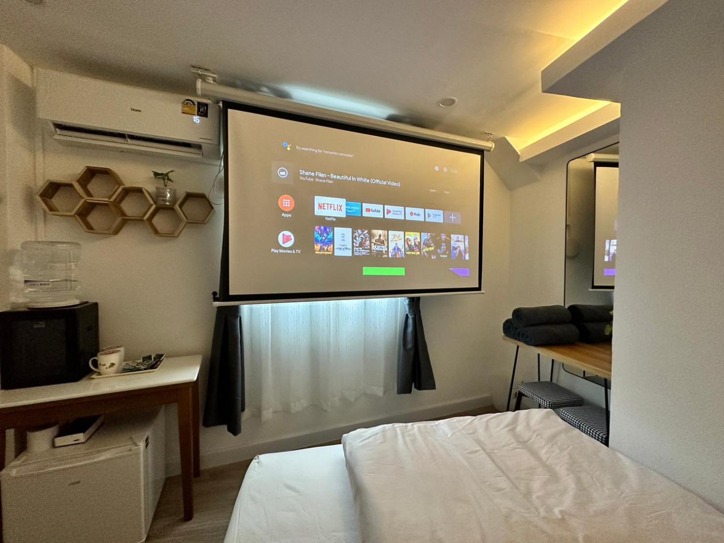 Hostel The White Den Sukhumvit 44