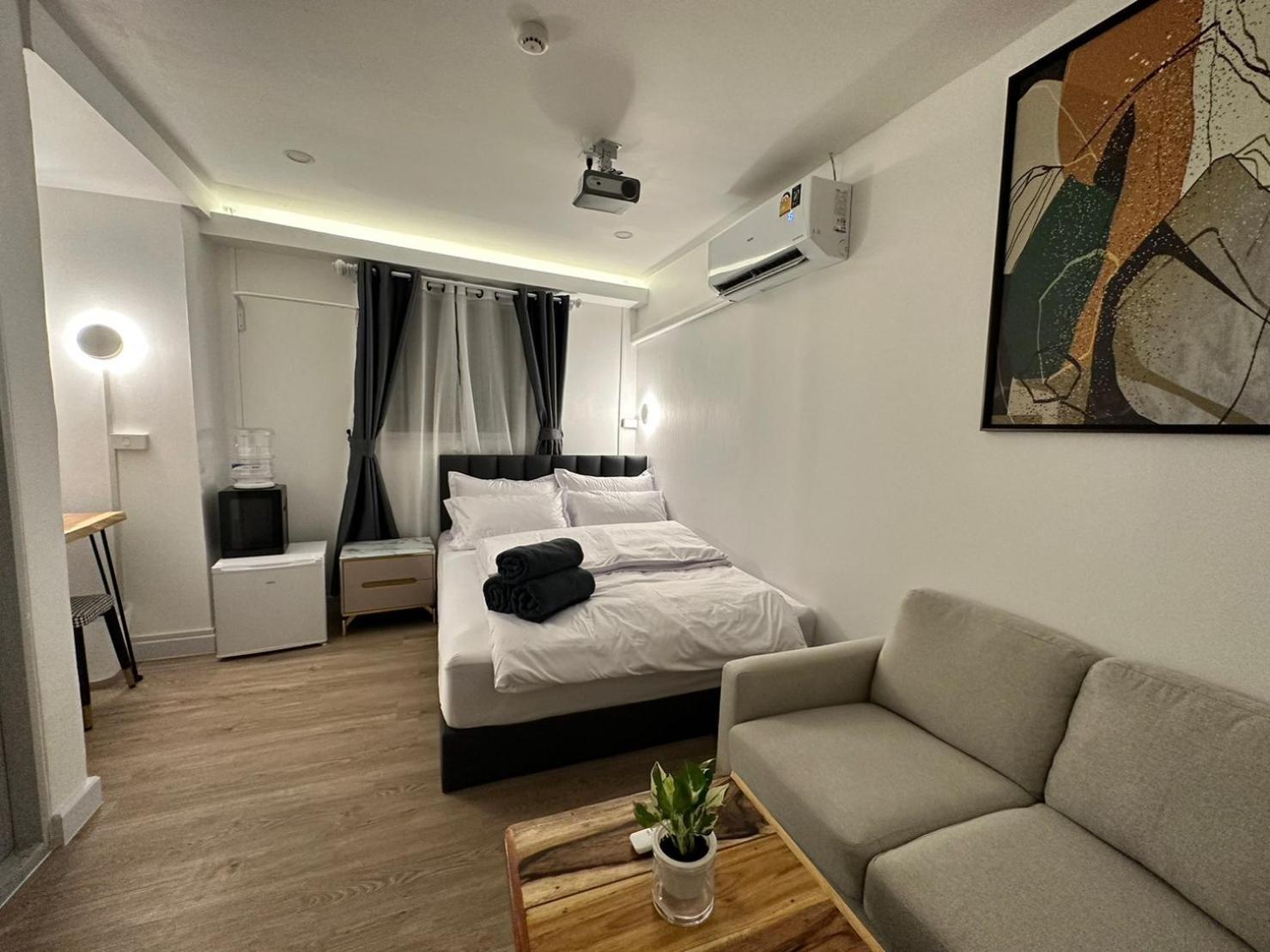 Hostel The White Den Sukhumvit 44