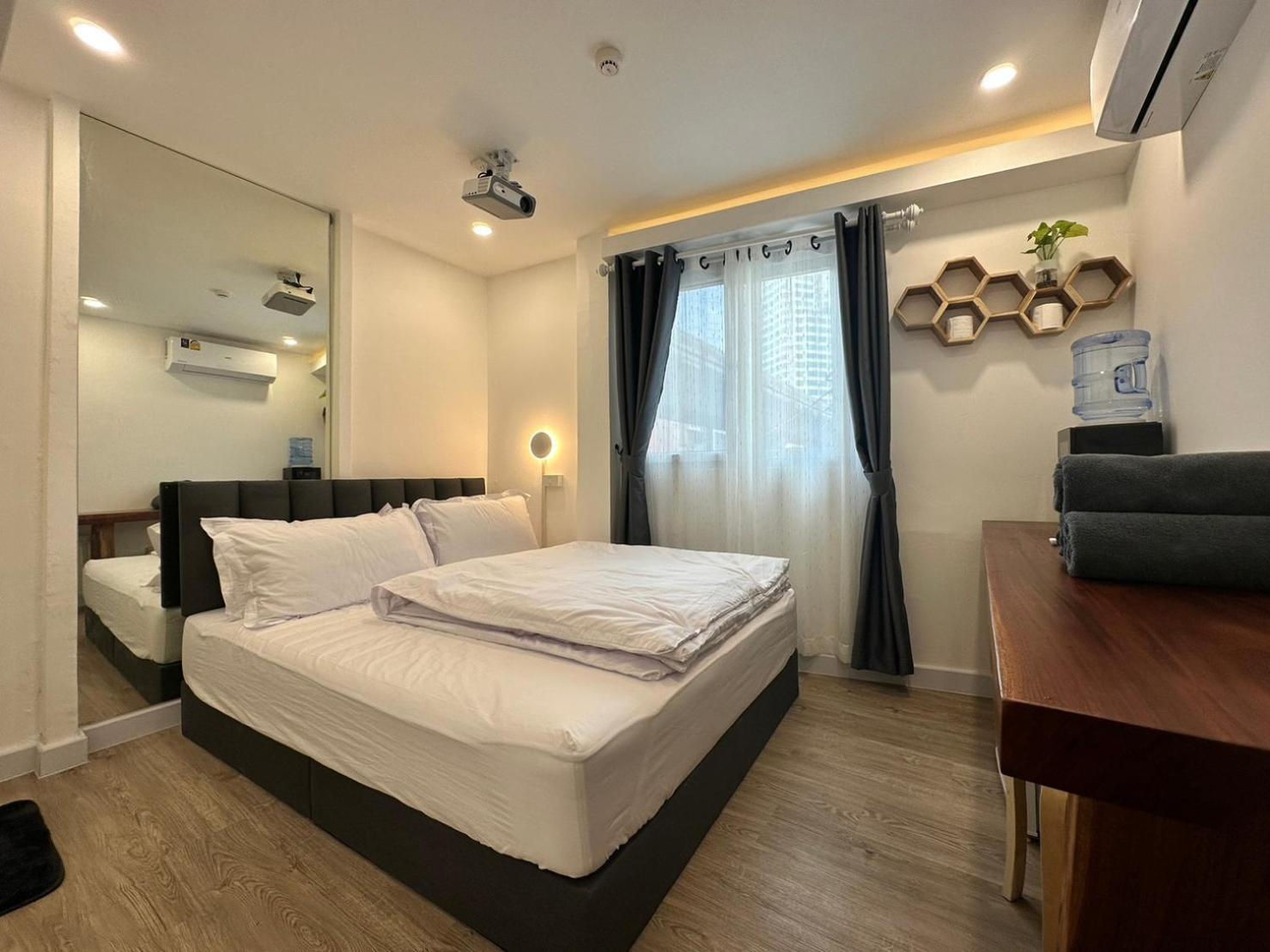 Hostel The White Den Sukhumvit 44 *