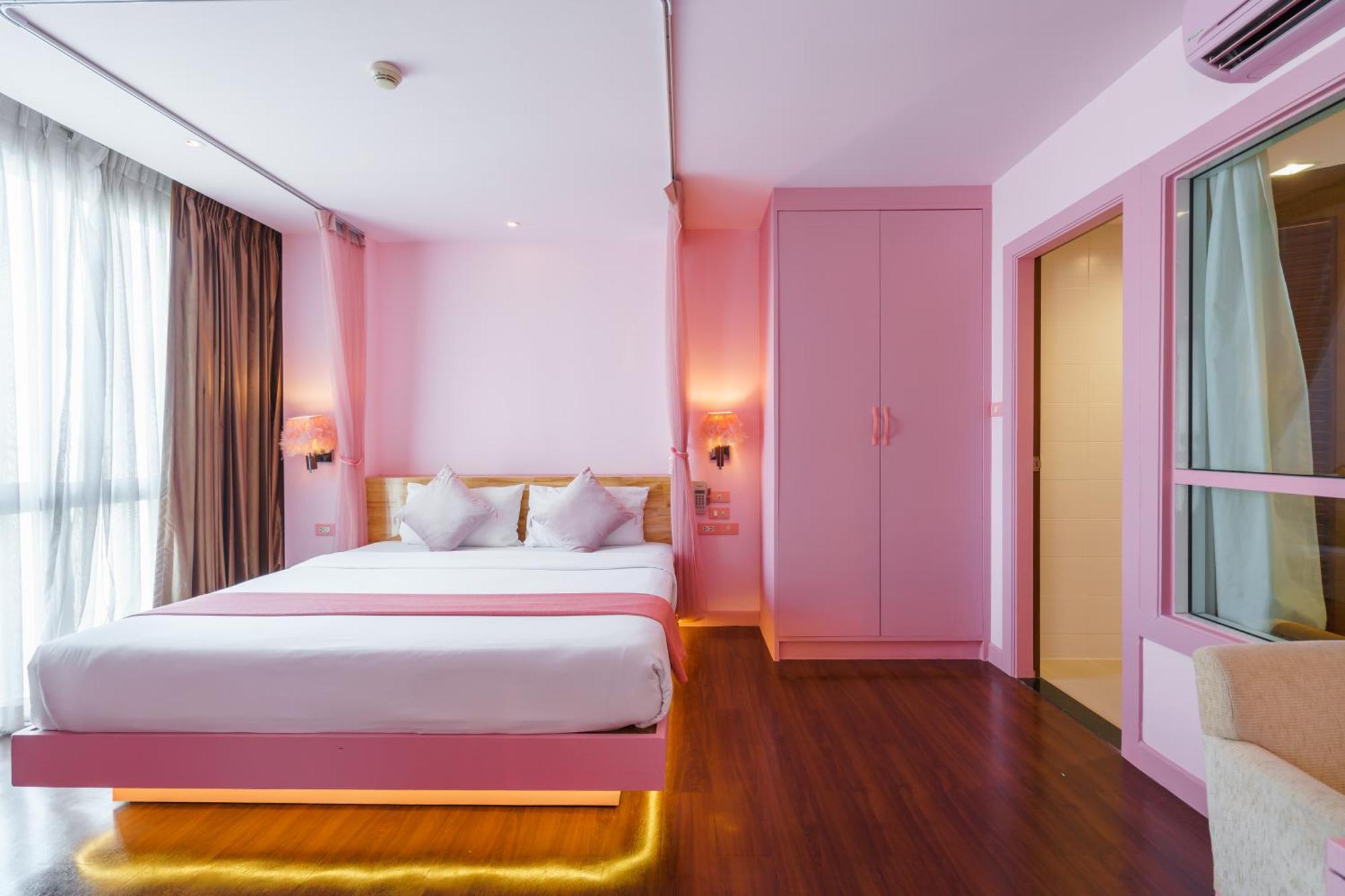 Lantana Hotel