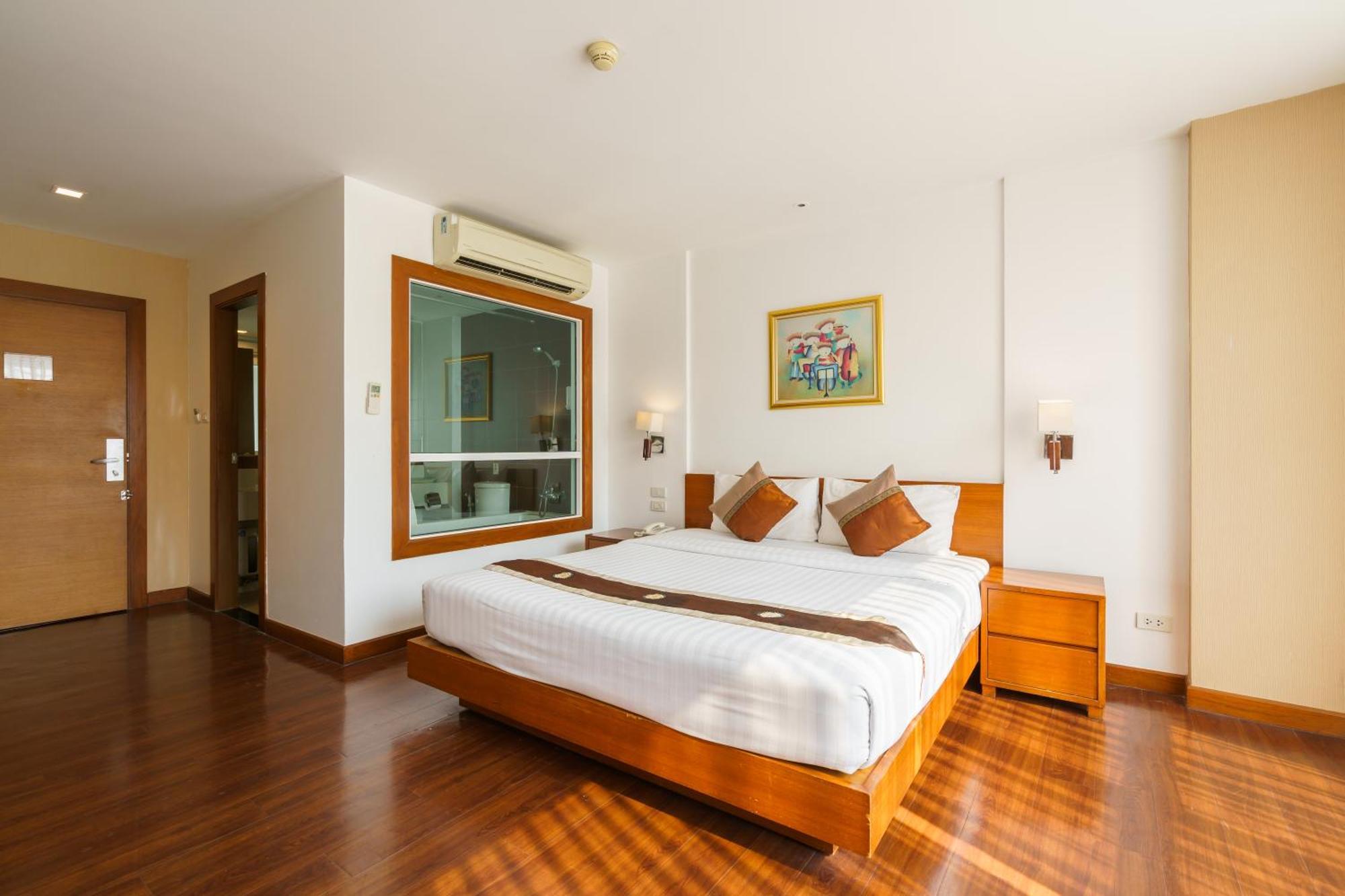 Lantana Hotel 3*