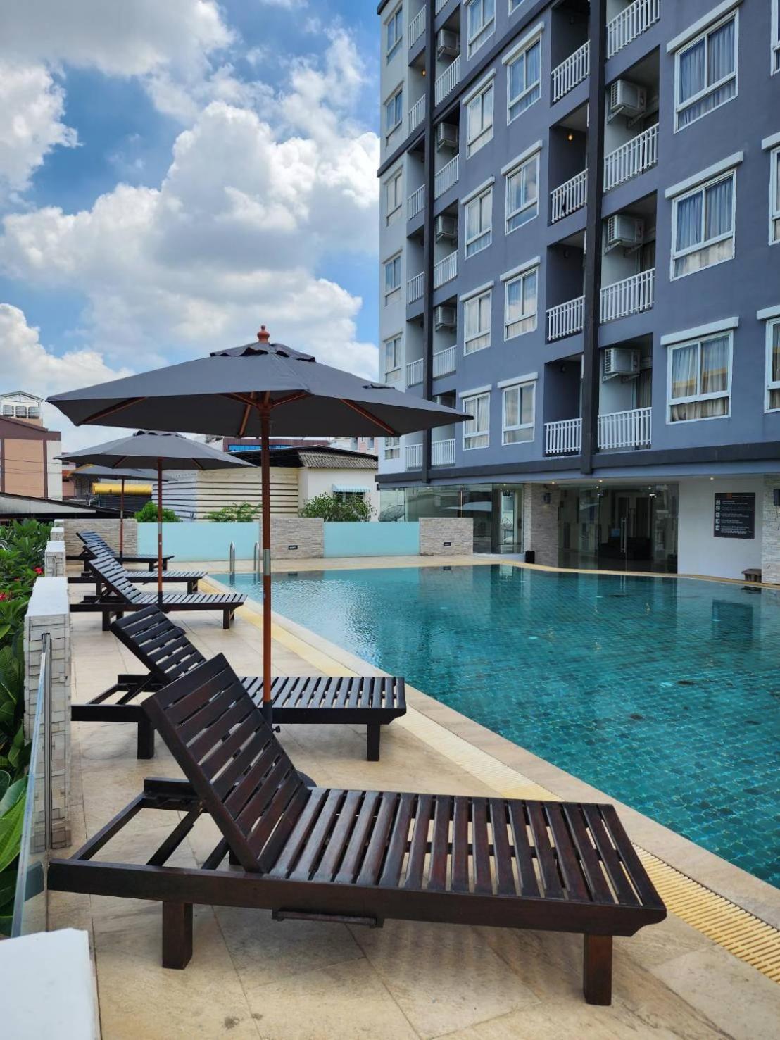 Hotel Leenova 5*