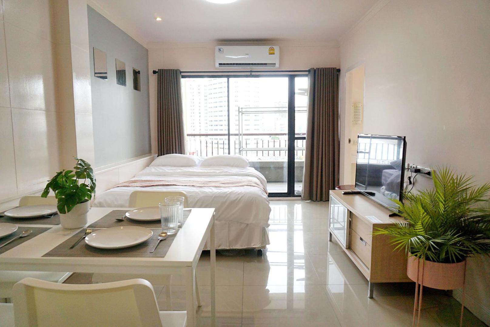 Grand Diamond Apartment
