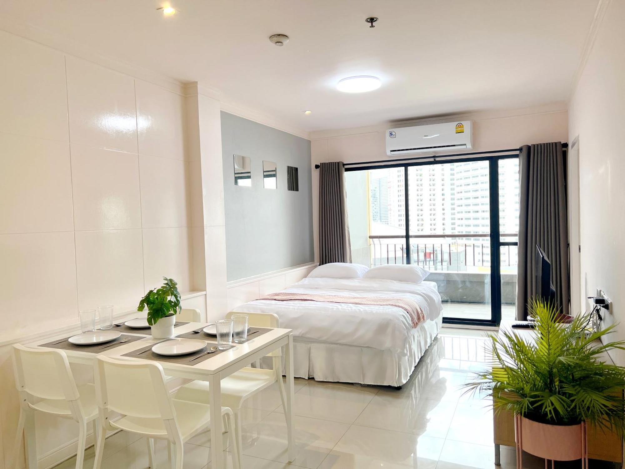 Grand Diamond Apartment