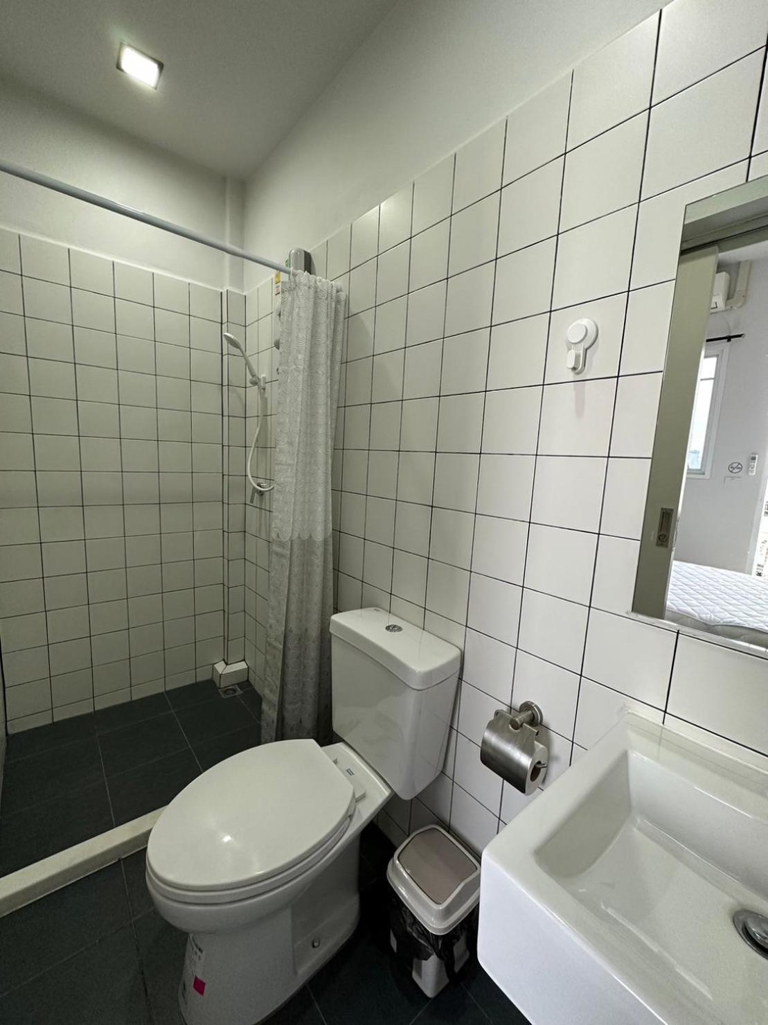 Hostel Pier 808 *