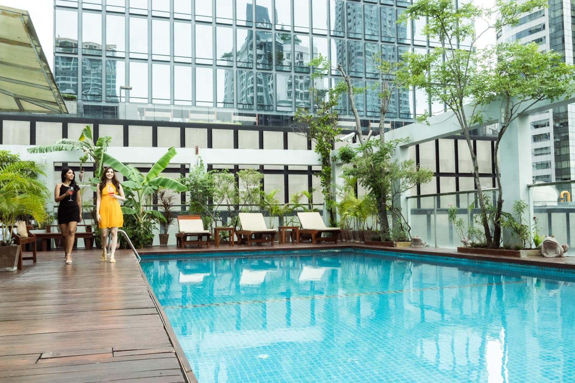 Sabai Sathorn Service 4*