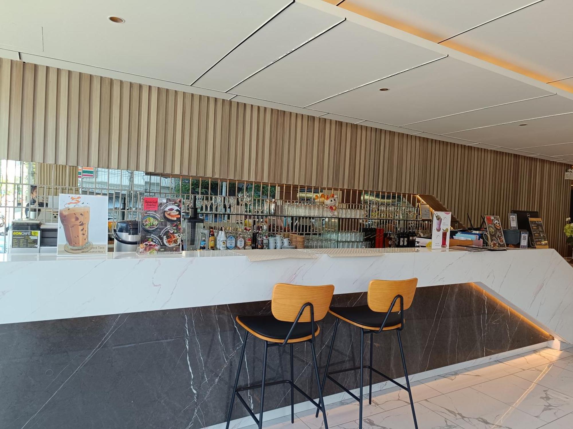 Inter Place Hotel 5*