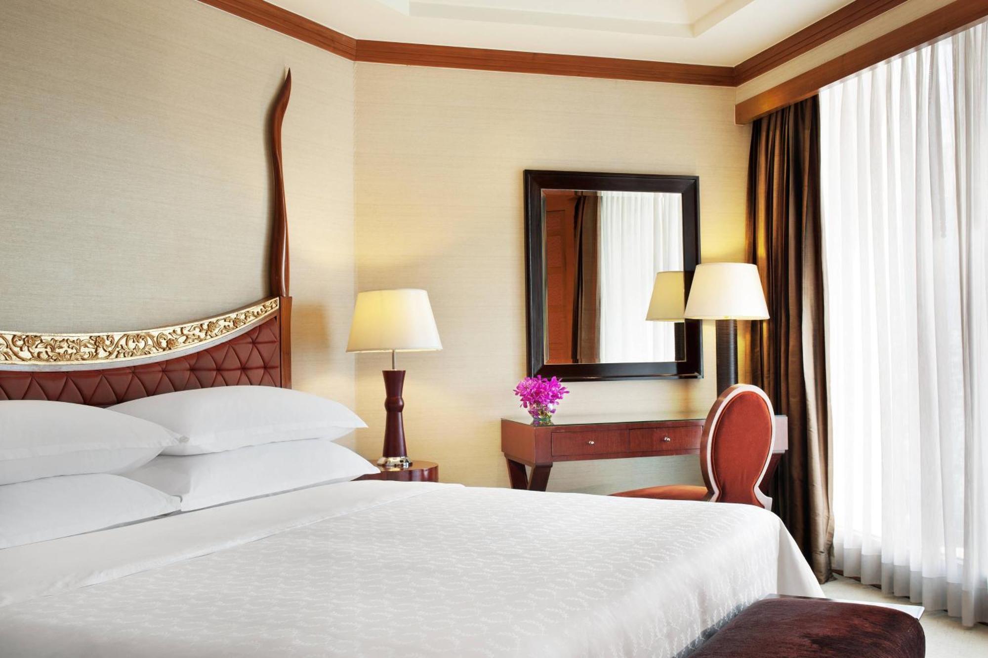 Royal Orchid Sheraton Riverside Hotel 5*