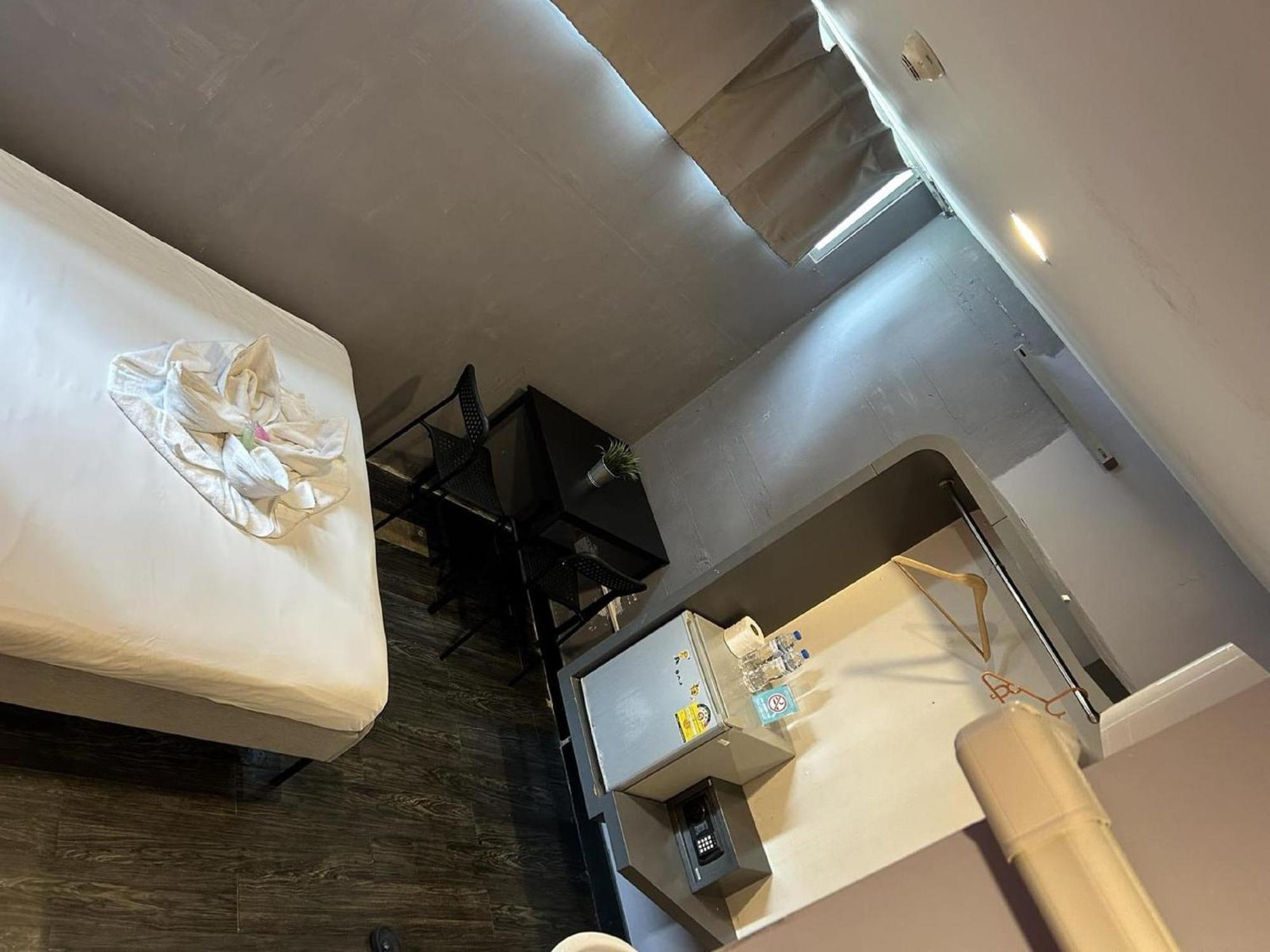 Cheqinn - Sukhumvit 4 Nana Plaza Asrama *