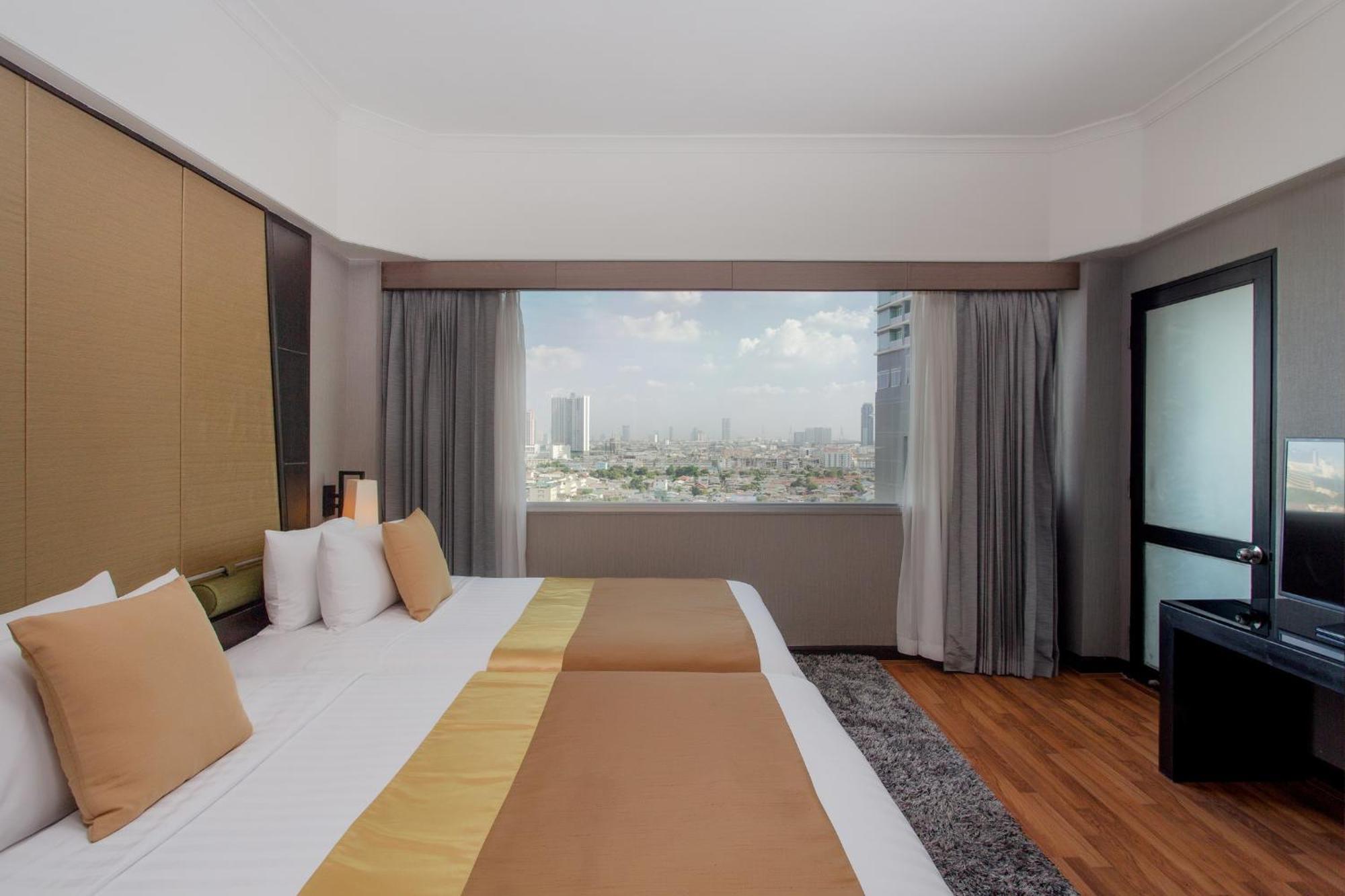 Hotel Ramada Plaza By Wyndham Menam Riverside 5*