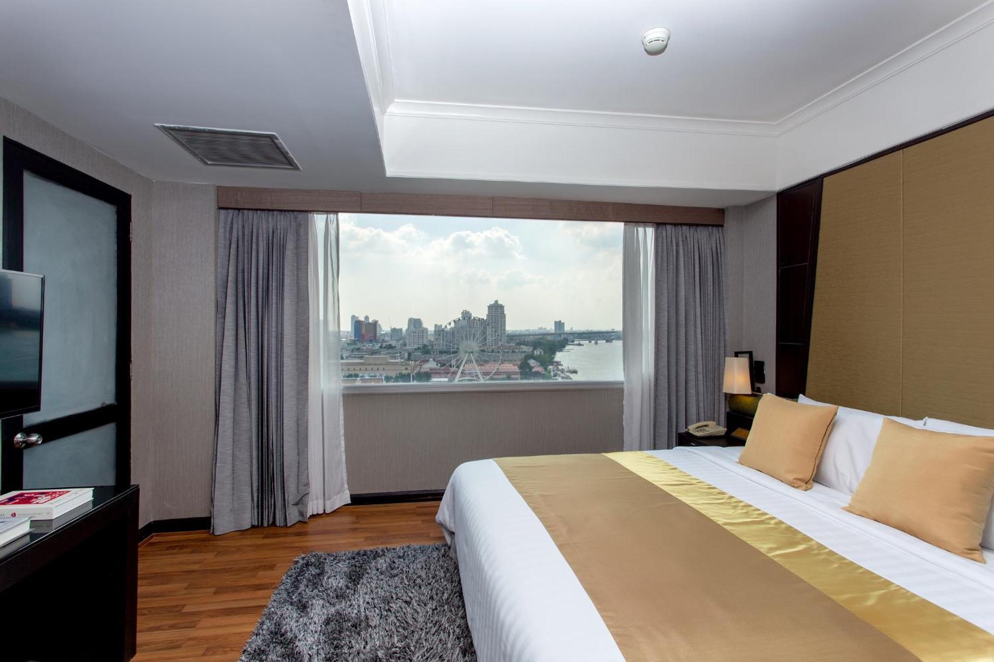 Ramada Plaza By Wyndham Menam Riverside Bangkok