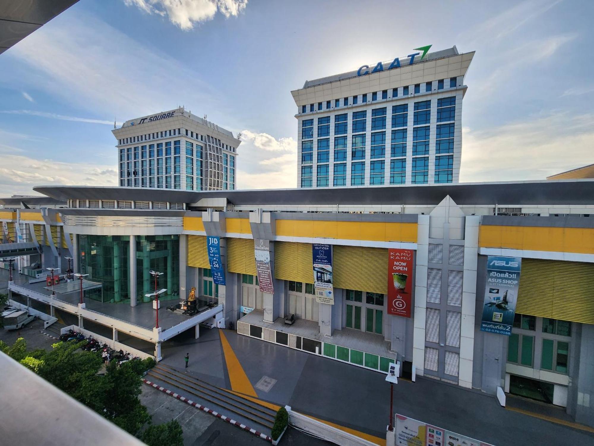 Roomquest It Square Don Mueang Airport