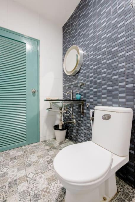 Cb's - Cheap Boutique Homestay Bangkok