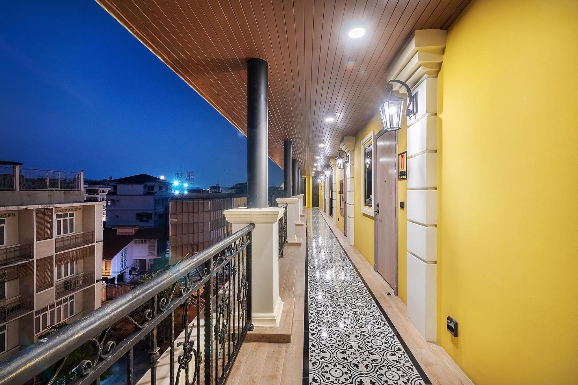 Hostel Phra Nakhon Poshtel *