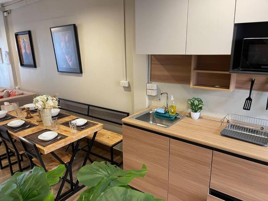 Apartment Private House With Pagoda View, Near Grand Palace Bangkok