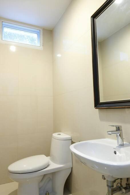 Miq_home403/asok Bts/resort Pool/9pax/1000mbwifi Villa Bangkok