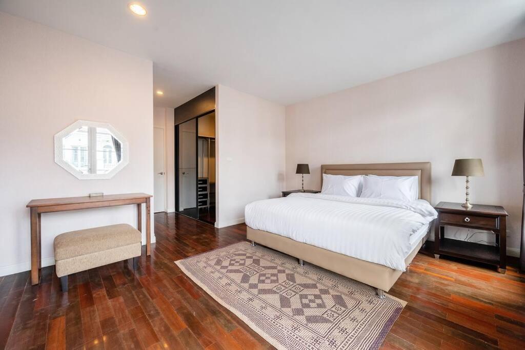 Miq_home403/asok Bts/resort Pool/9pax/1000mbwifi Bangkok