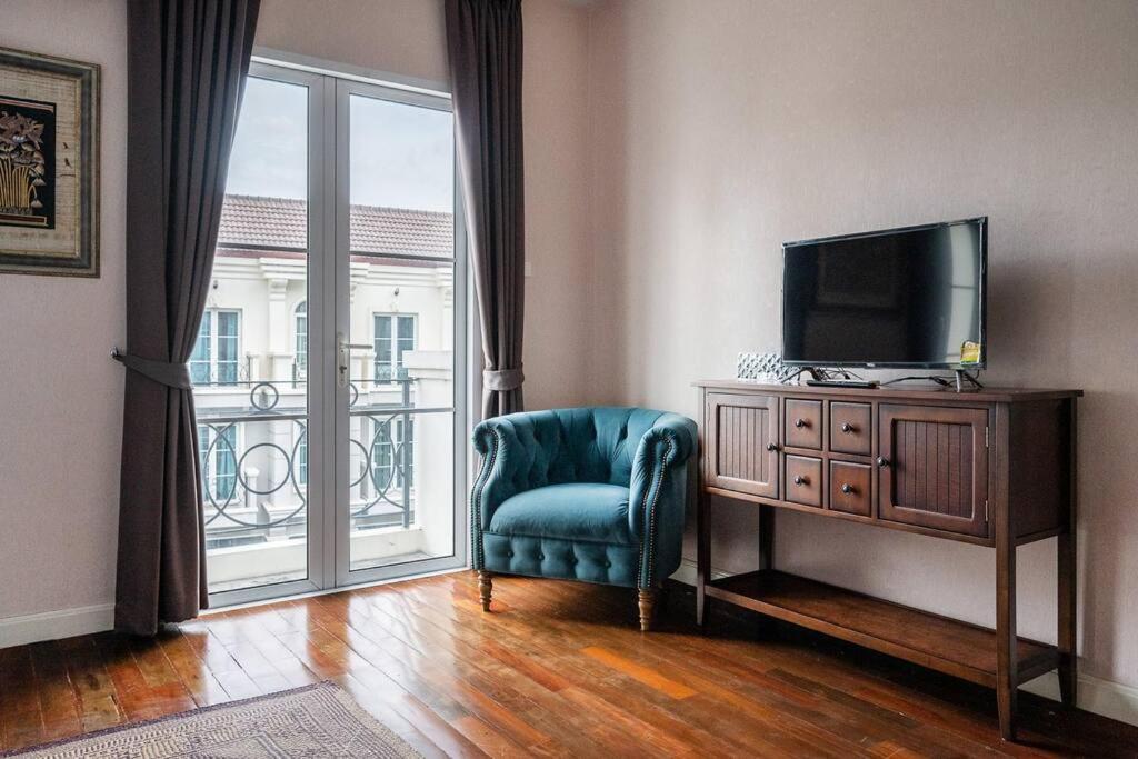 Miq_home403/asok Bts/resort Pool/9pax/1000mbwifi Villa *