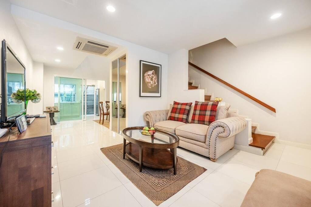 Villa Miq_home403/asok Bts/resort Pool/9pax/1000mbwifi