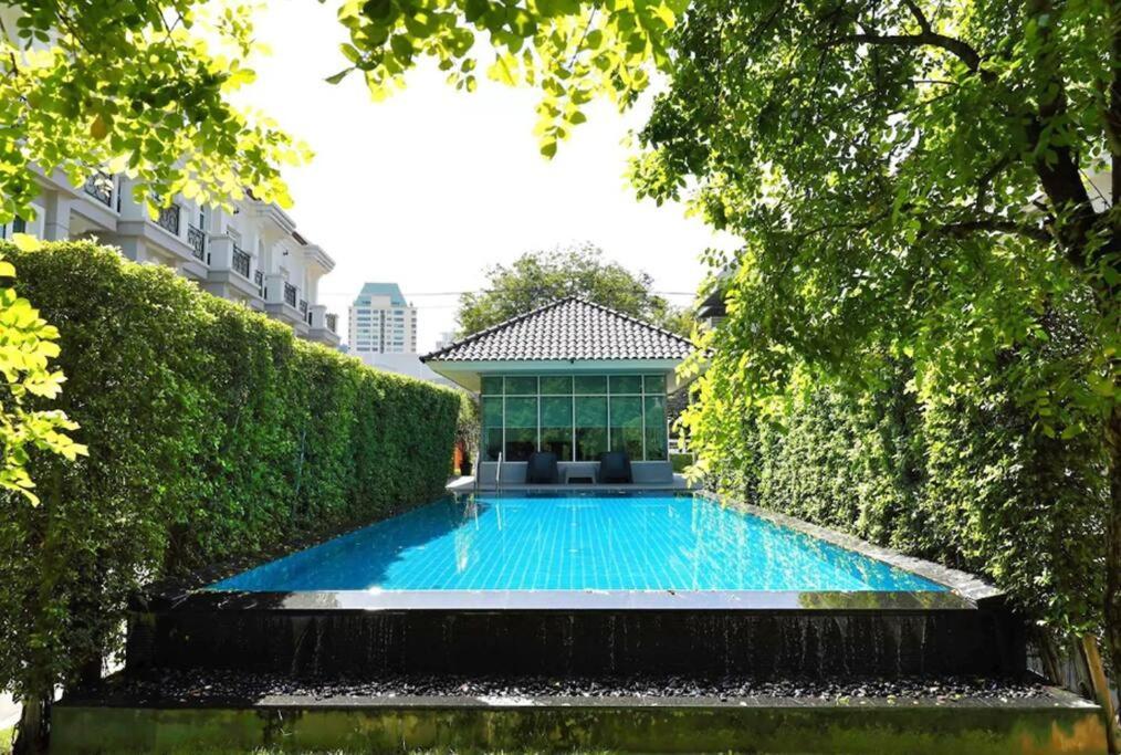 Villa Miq_home403/asok Bts/resort Pool/9pax/1000mbwifi Bangkok