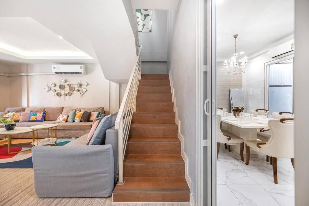Miq 142 Huai Khwang_new4br/jodd Fair Villa Bangkok