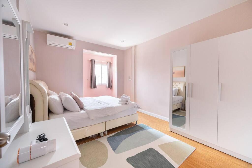 Villa Miq 142 Huai Khwang_new4br/jodd Fair Bangkok