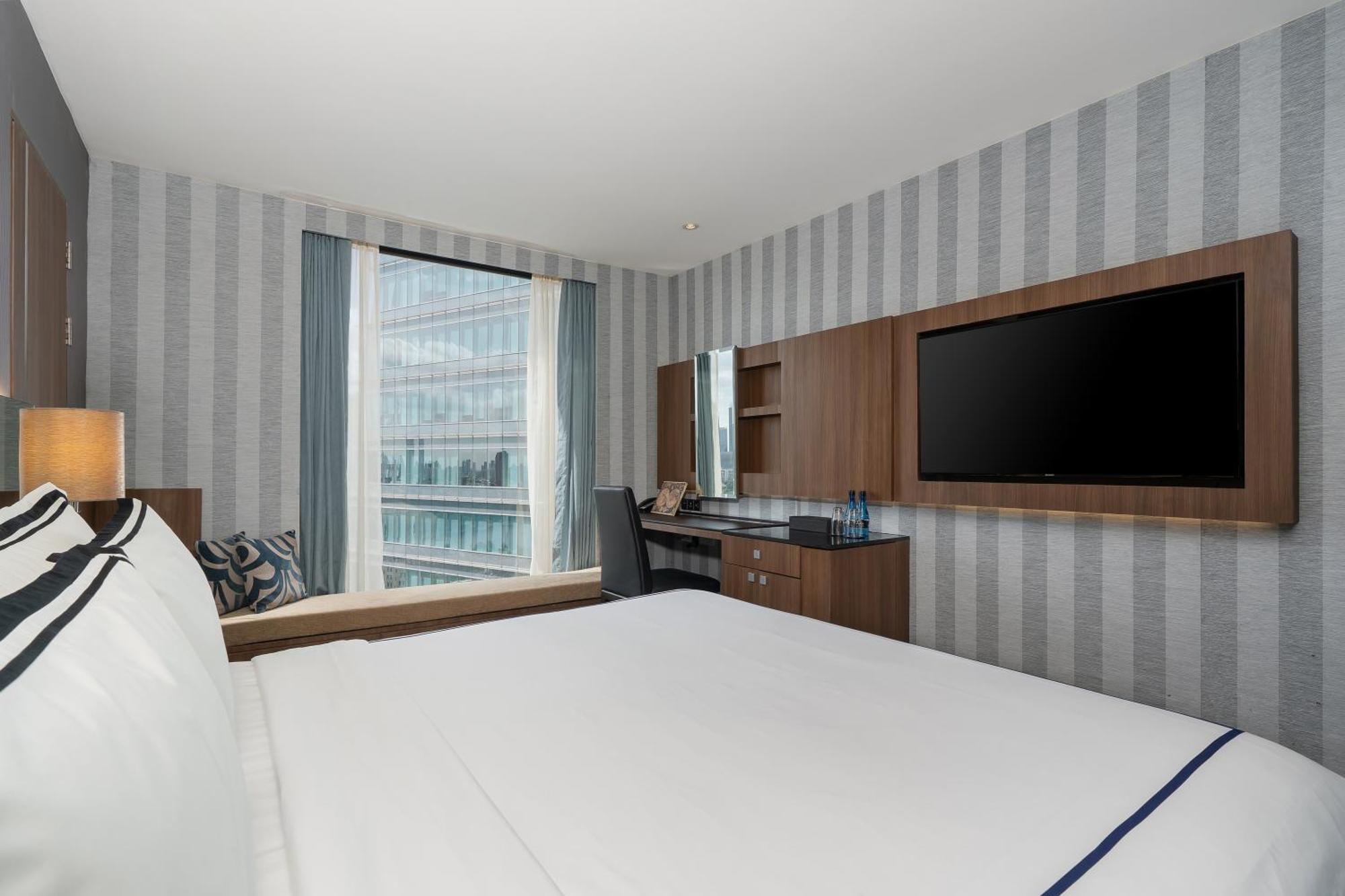 Hotel The Continent Sukhumvit - Asok Bts 5*