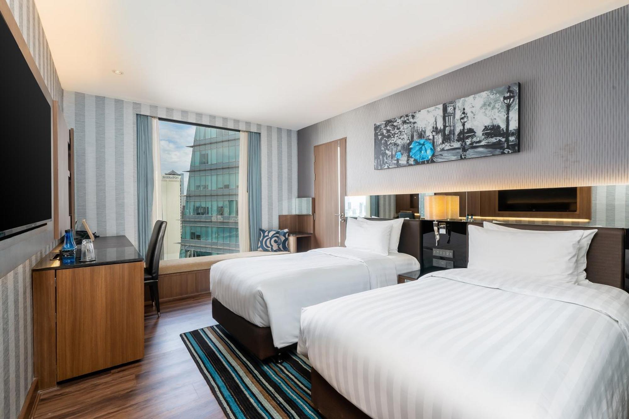 The Continent Sukhumvit - Asok Bts Hotel 5*