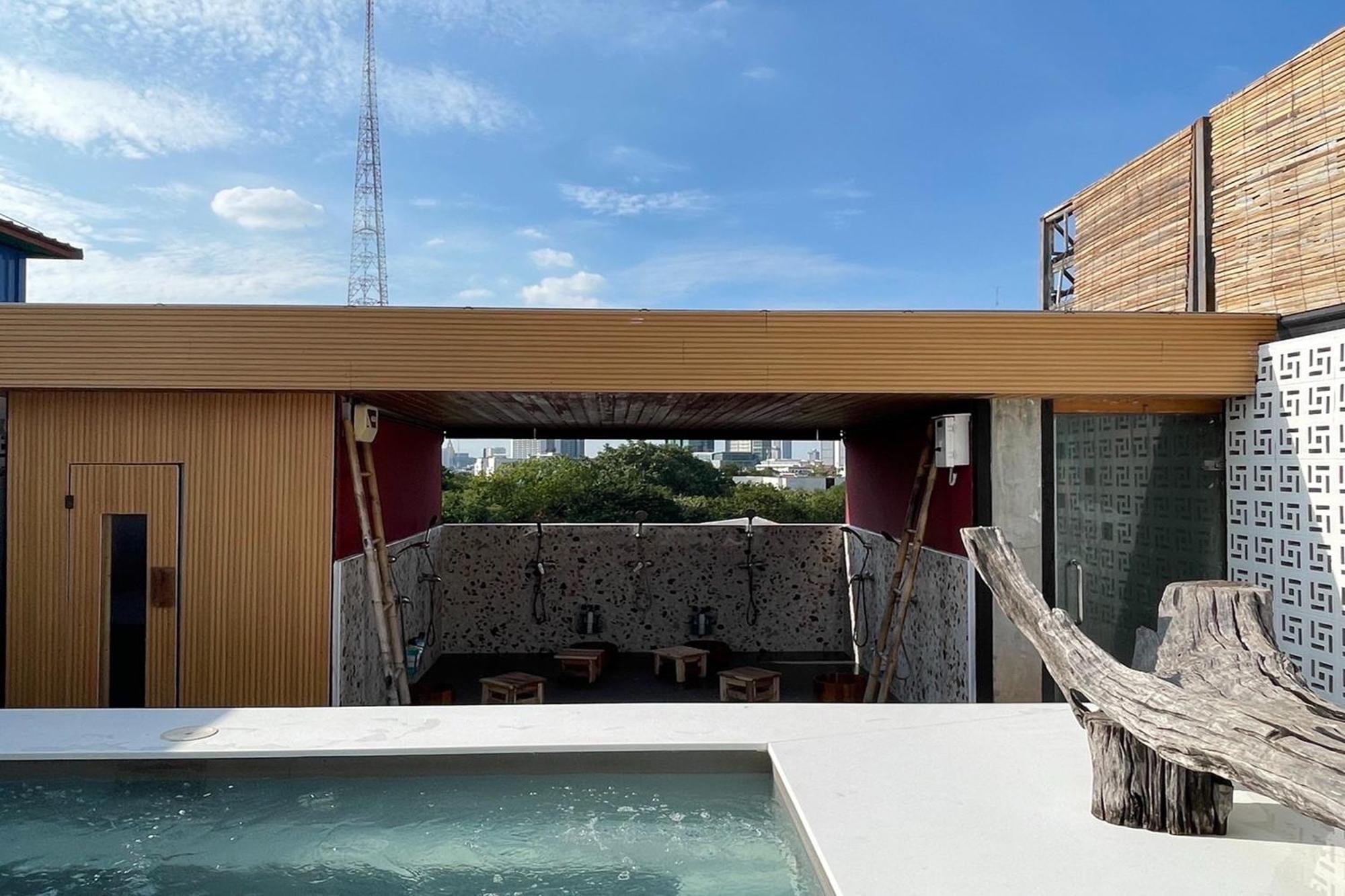 Blu Gay Poshtel * Bangkok