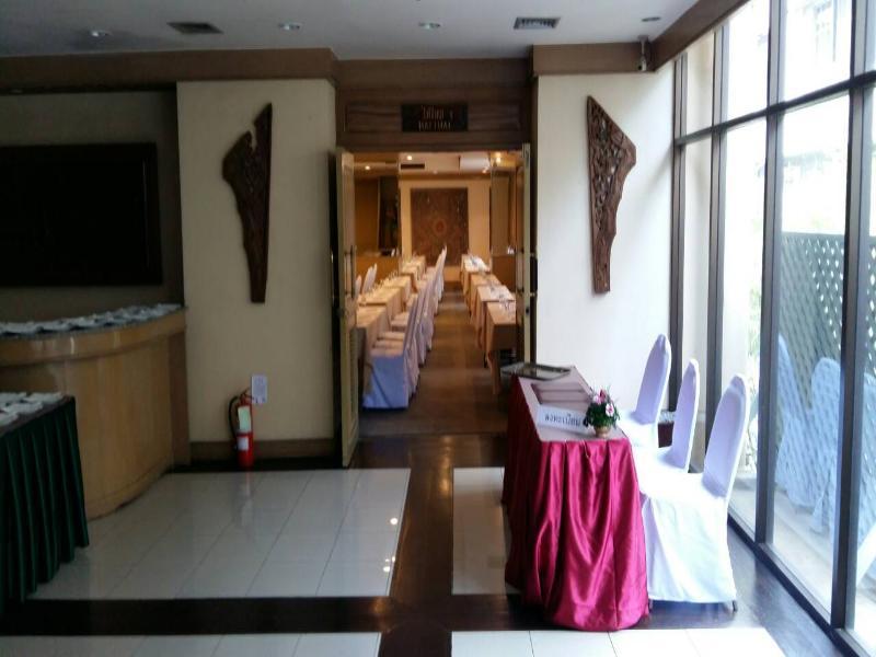 Hotel Pinnacle Lumpinee Park