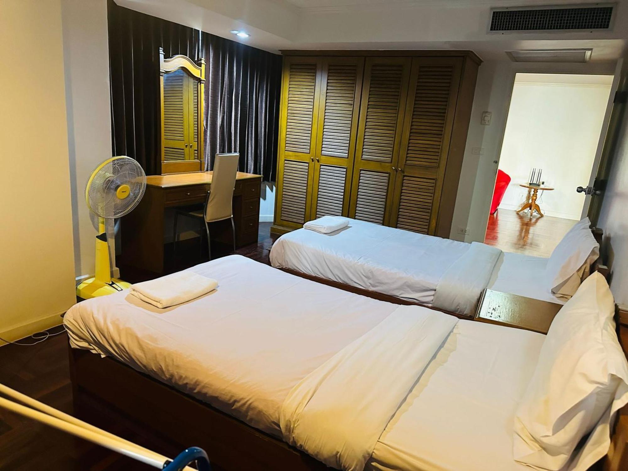 Omni Tower Sukhumvit Soi 4 Direct Apartment Bangkok