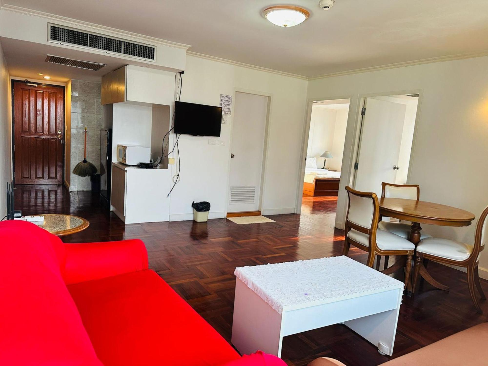 Omni Tower Sukhumvit Soi 4 Direct Bangkok