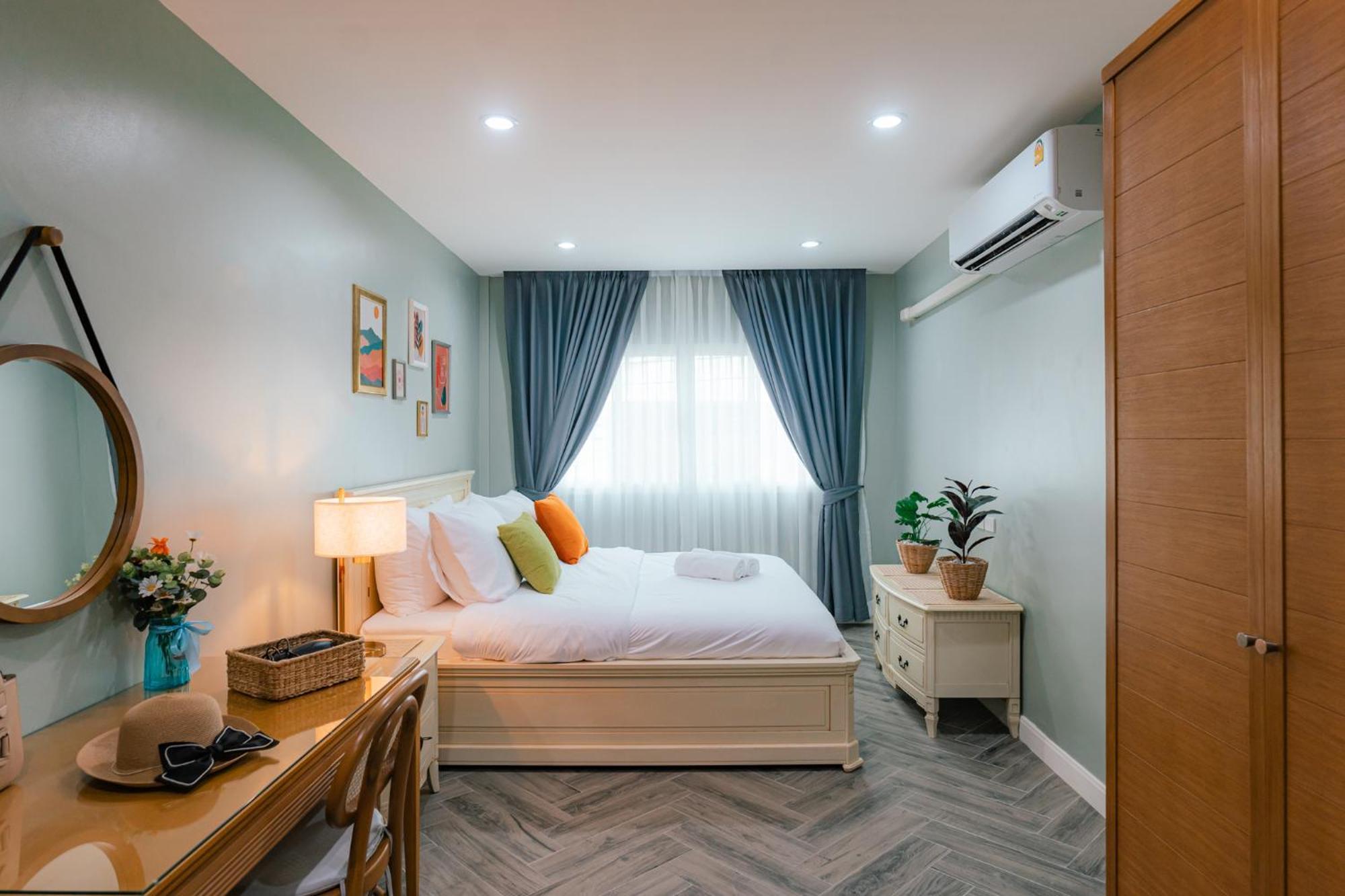 Villa Modern - 6beds, Center, Phrom Phong Bts, Em District, Terminal 21 Bangkok